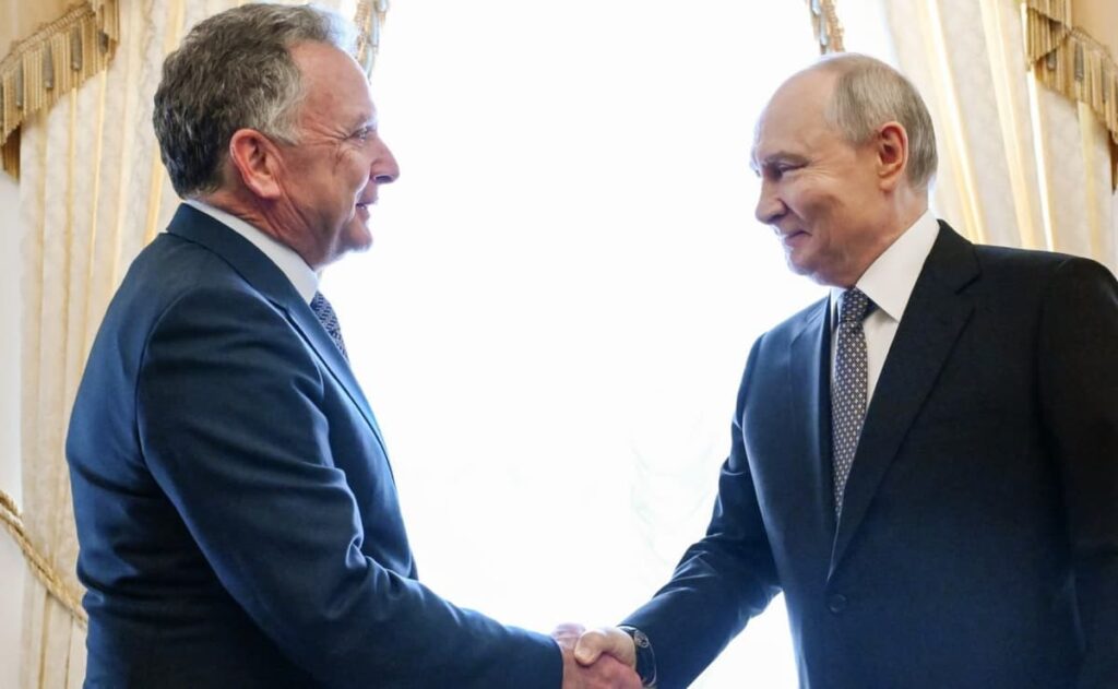 Rossiya noyabrda Ukraina bo’yicha uch tomonlama muzokaralarga qaytishga tayyor, Kreml yordamchisi aytdi